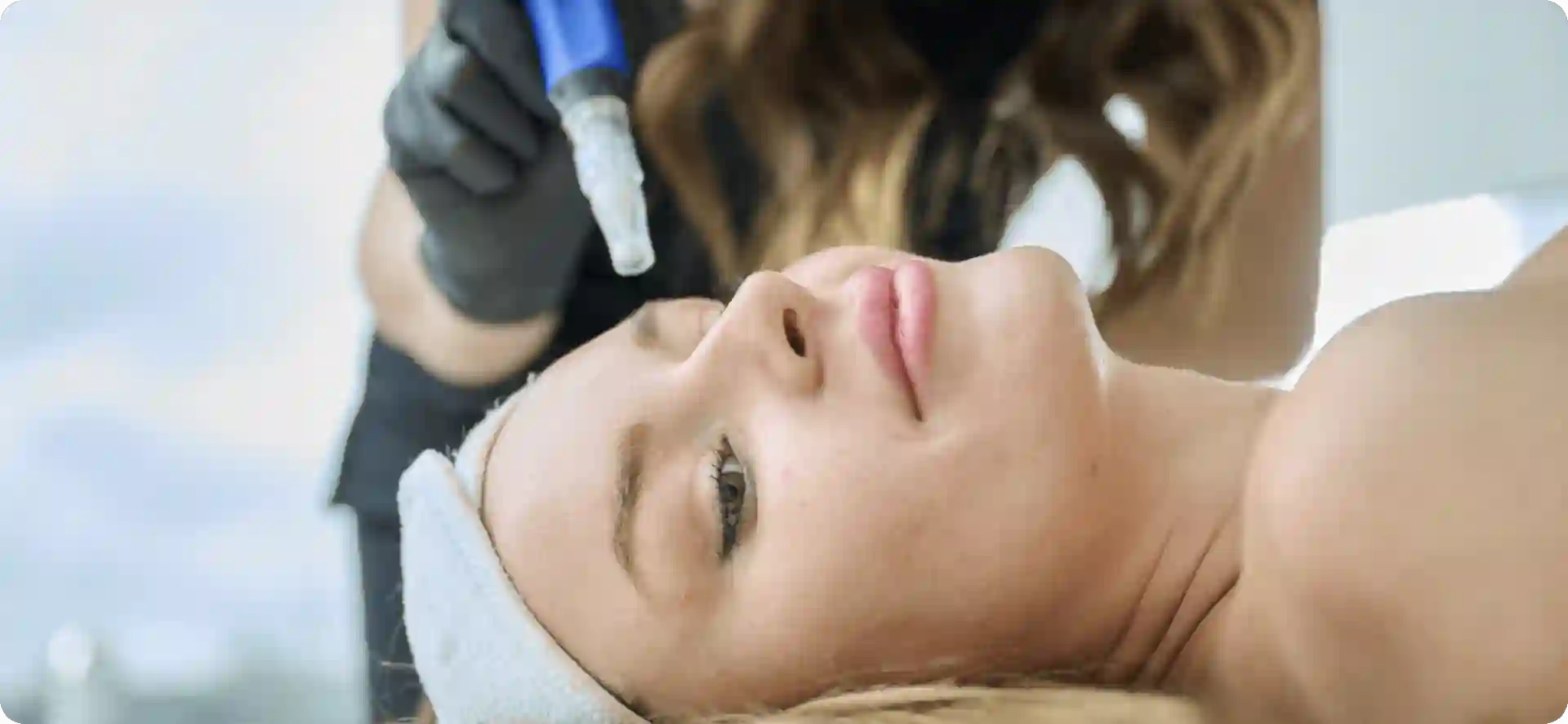 How Do Microneedles Trigger New Collagen and Elastin in Loose Skin Ruislip?